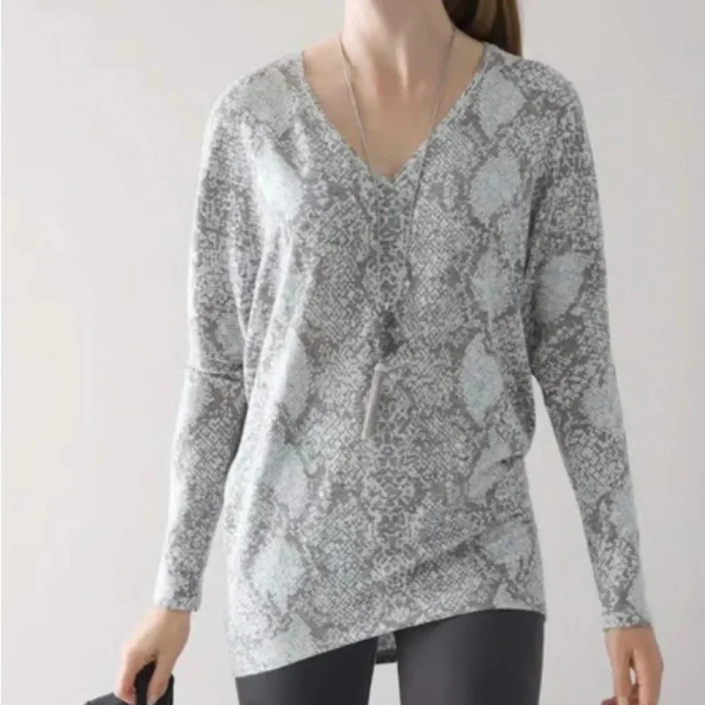White House Black Market Snake-print Knit Dolman Tunic Sz Large